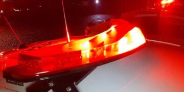 Polícia Militar contém mulher em surto e evita tragédia