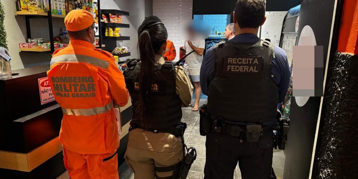 Operação conjunta para combater bebidas alcóolicas adulteradas fiscaliza seis estabelecimentos em Poços