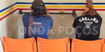 PM prende homens com cédulas falsas na rodoviária de Poços de Caldas