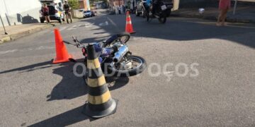 Homem é preso após fugir de blitz e atropelar idosa em Poços de Caldas