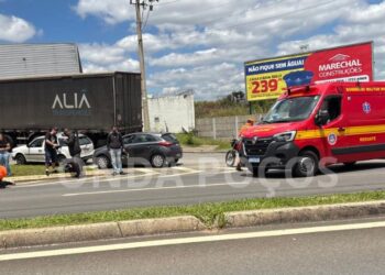Mulher fica ferida em acidente após pneu de moto estourar em Poços de Caldas