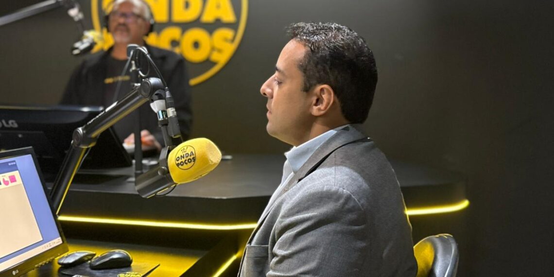 Programa Poços em Foco recebe auditor-fiscal da Receita Federal, Michel Lopes Teodoro