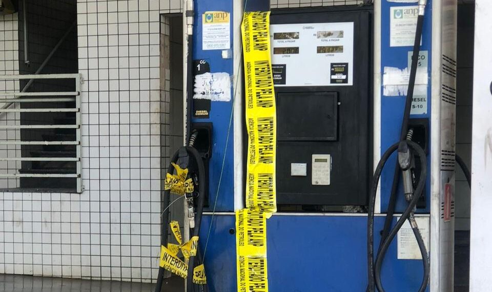 Posto tem bomba lacrada por venda de óleo diesel fora de especificação em Poços de Caldas