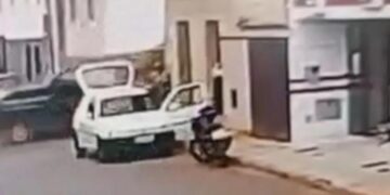 Homem sentado na calçada morre após ser atingindo por carro em Ilicínea, veja imagens