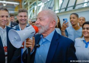 Lula assina medida que altera regras para vales-alimentação e refeição