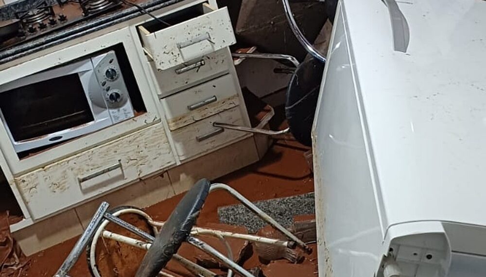 Pelo menos seis famílias ficam desalojadas ou desabrigadas após temporal no Sul de Minas