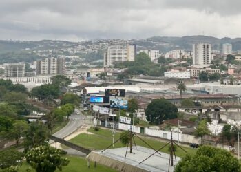 Chuva e temperaturas amenas devem marcar o fim de semana em Poços
