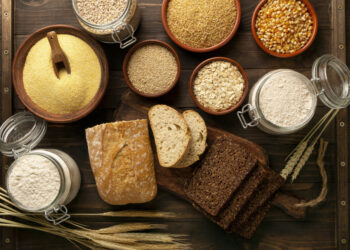 Sancionada lei que garante direito de estudantes celíacos levarem alimentação própria às escolas em Poços