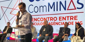 Deputado Arantes representa Assembleia no Conecta Com Minas 2025 e destaca importância da mídia regional e dos jornais impressos 