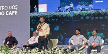 Encontro celebra o poder de transformação da nova geração