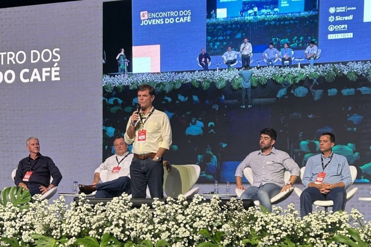 Encontro celebra o poder de transformação da nova geração 