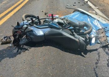 Motociclista morre em colisão frontal na BR-265