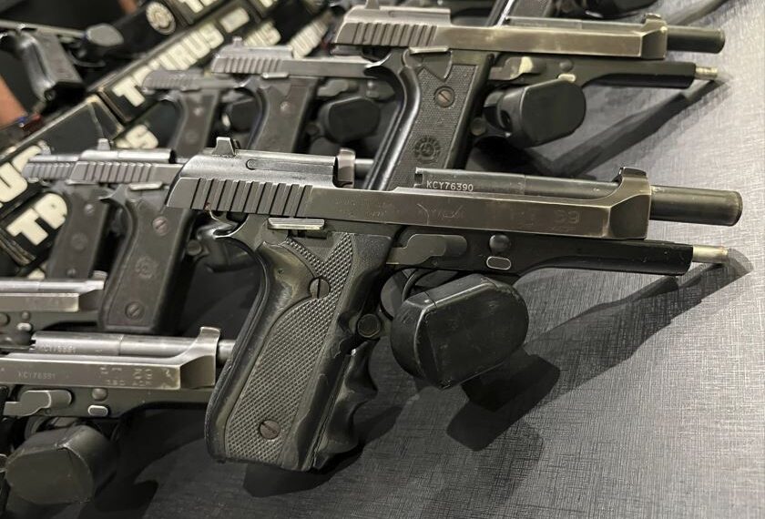 GCM de Poços de Caldas recebe doação de pistolas para uso em serviço
