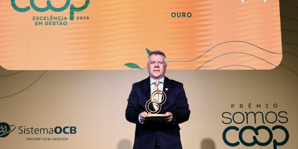 Unimed Poços de Caldas conquista Ouro no Prêmio SomosCoop Excelência em Gestão 2025