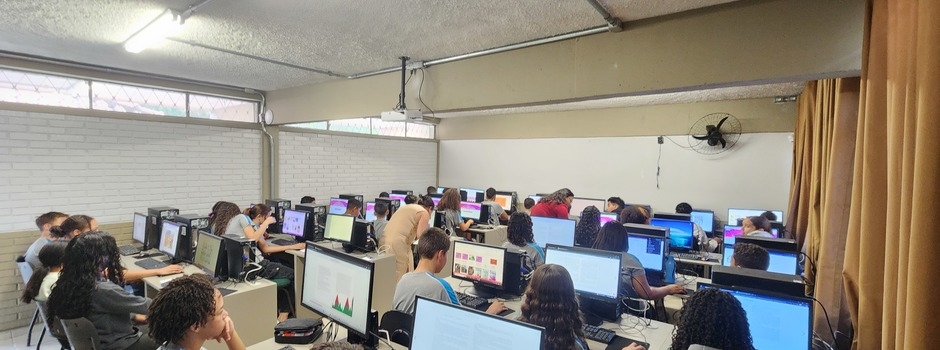 MG adota componente curricular inédito de computação para o ensino básico em 2026