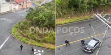 VÍDEO: suspeitos fogem após acidente com carro furtado em Poços de Caldas