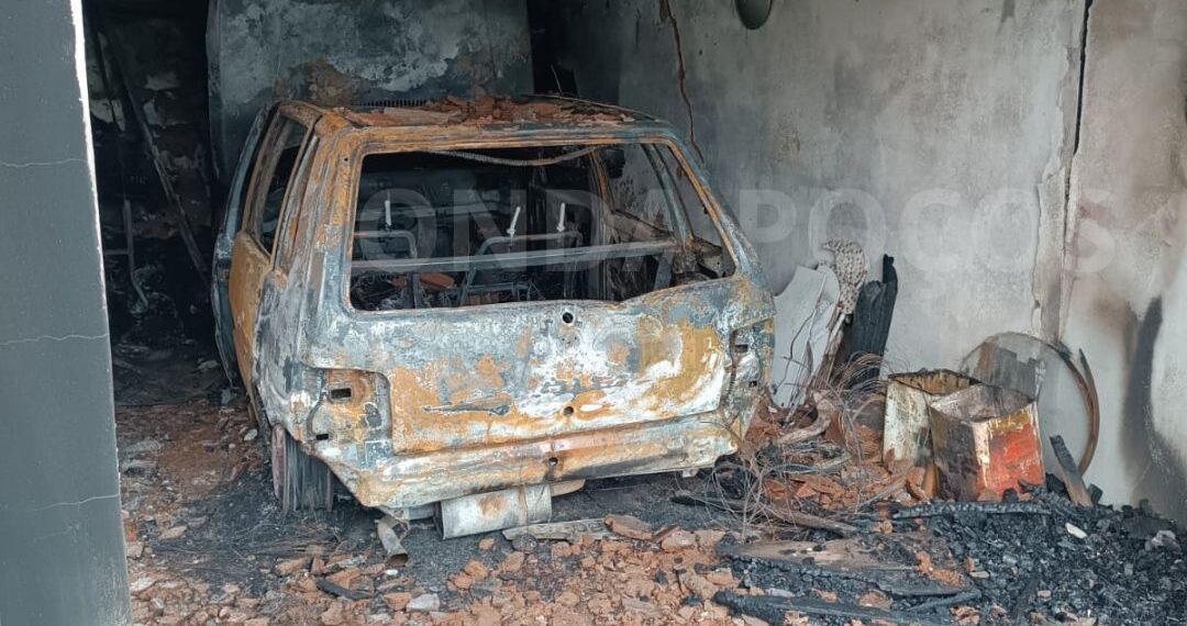 Neto coloca fogo em carro do avô após denúncia de abuso contra criança em Poços