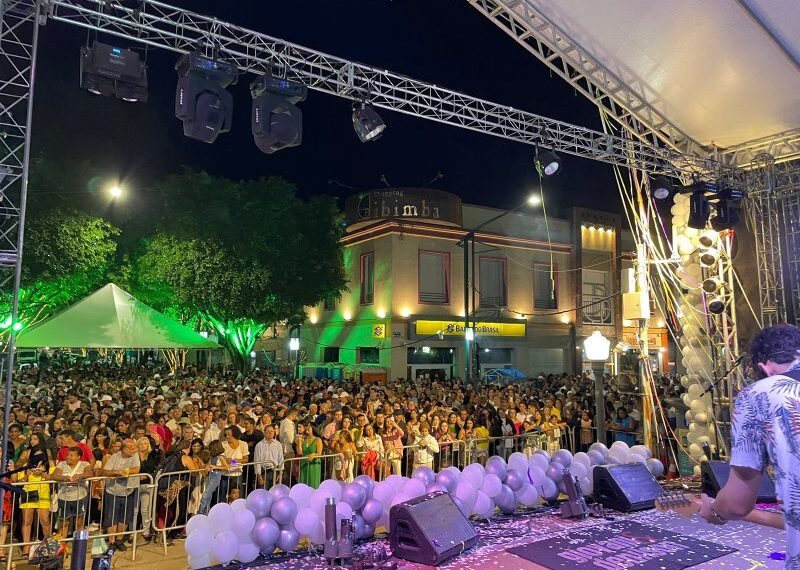 Prefeitura de Poços divulga programação da festa da virada na Praça Pedro Sanches