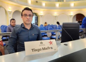 Vereador pede informações sobre aplicação, em Poços, de decisão do STF relativa à jornada de professores