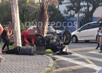 Jovem fica ferido após acidente de moto em Poços de Caldas