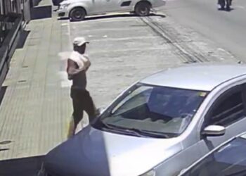 VÍDEO: homem furta carro em avenida de Poços de Caldas