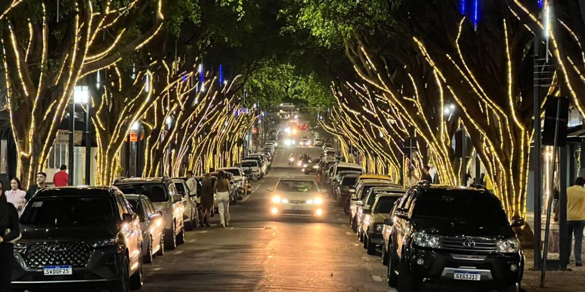 Confira os horários especiais de natal no comércio de Poços