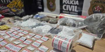 Polícia Civil prende traficantes e apreende drogas, dinheiro e celulares em Poços