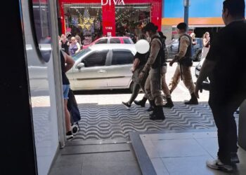 Mulher é presa após furtar produtos em três estabelecimentos de Poços de Caldas