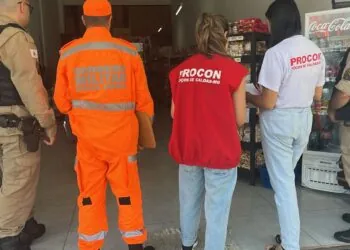 Fiscalização conjunta retira de circulação mais de 13 mil fogos de artifício com estampido em Poços