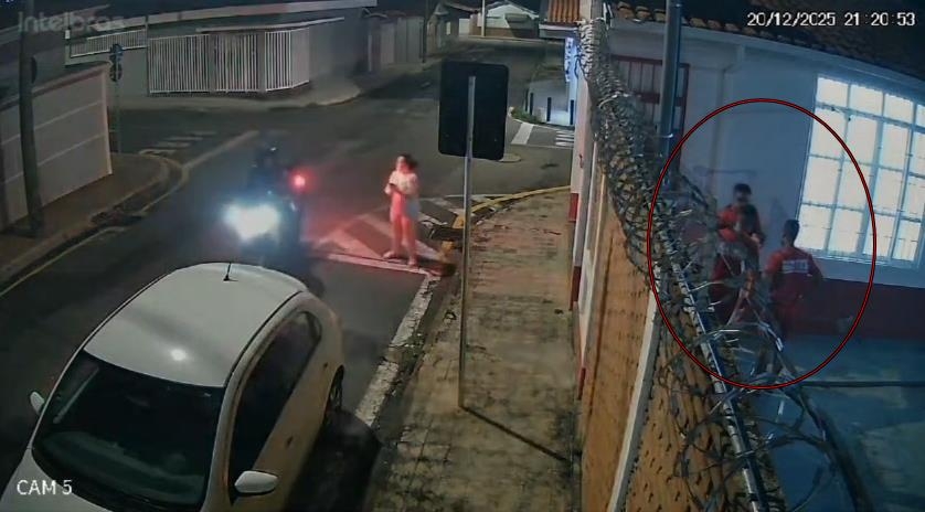 VÍDEO: Bombeiro militar salva bebê engasgado; veja o momento do salvamento