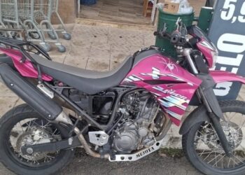 Jovem é detido com moto irregular após tentar fugir da PM em Andradas