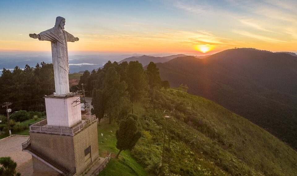 Zema sanciona lei que reconhece Cristo Redentor de Poços como patrimônio cultural de Minas Gerais