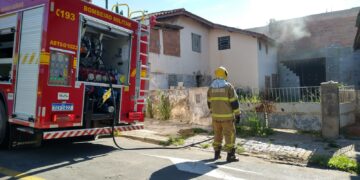 Incêndio atinge obra no Jardim dos Estados em Poços de Caldas