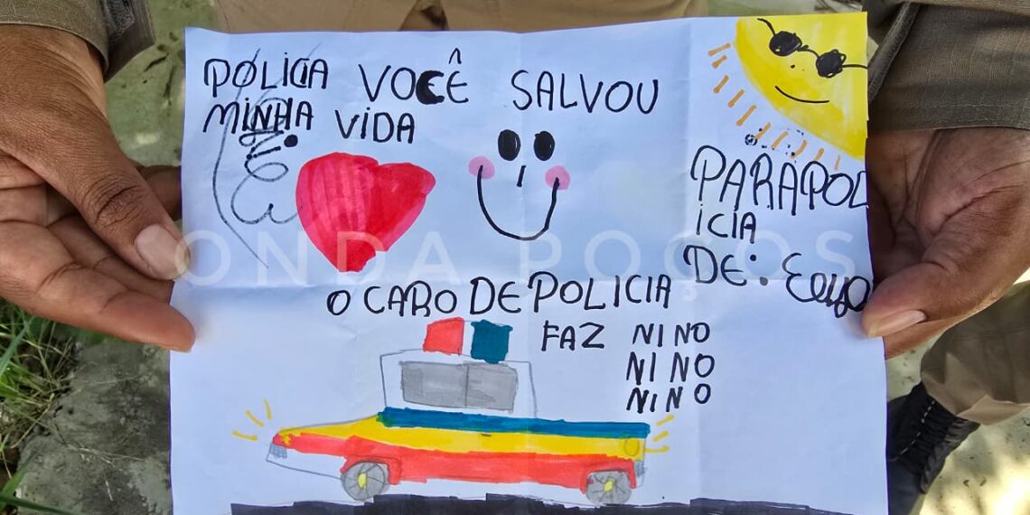 “Polícia, você salvou minha vida”: menina emociona PMs com carta durante ocorrência