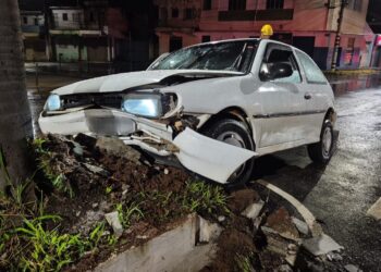 Acidente de carro deixa uma pessoa ferida no Sul de Minas