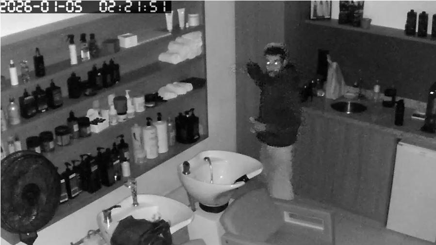 VÍDEO: pela terceira vez em menos de um ano, espaço de beleza é invadido em Poços