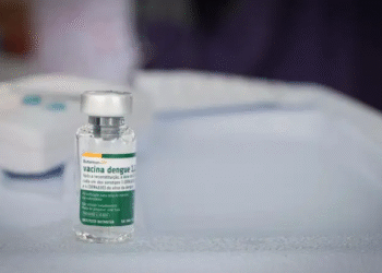 SUS vai vacinar profissionais de saúde contra dengue em fevereiro