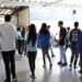 Acidente entre carro e bicicleta deixa dois jovens feridos na região
