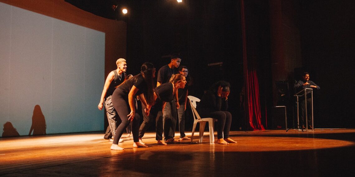 Teatro gratuito em Poços de Caldas: inscrições abertas para curso no IFSULDEMINAS com vagas limitadas