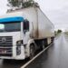 Carreta é apreendida com mais de 125 multas na MGC-146 em Poços de Caldas