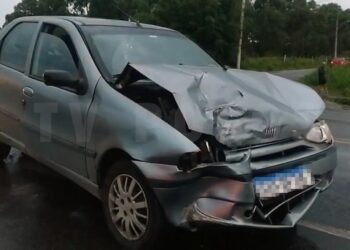 Acidente de carro deixa uma pessoa ferida em Poços