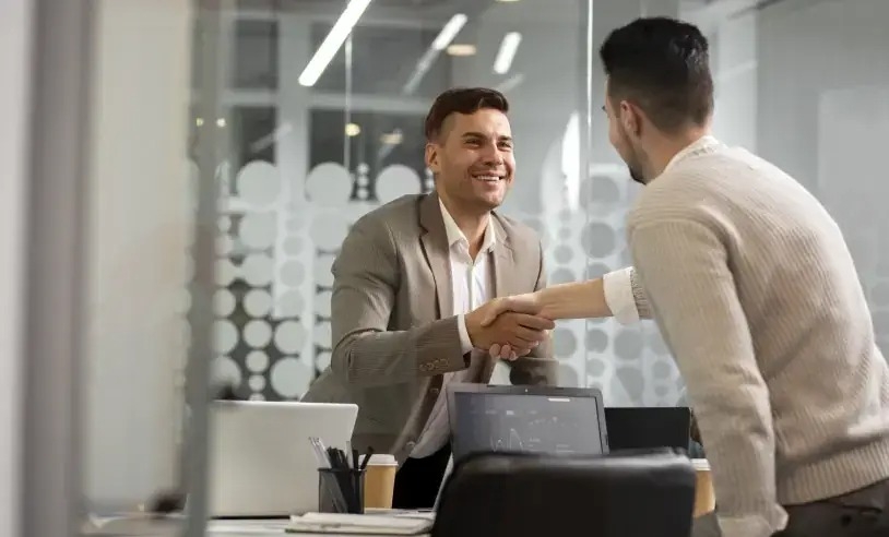 Caged: mercado de trabalho desacelera em 2025, mas pequenos negócios mantêm saldo positivo em Minas Gerais