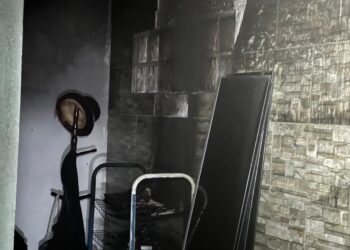 Casa fica tomada por fumaça após princípio de incêndio no bairro Dom Bosco, em Poços