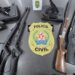 Armas são apreendidas em operação contra violência doméstica em Poços
