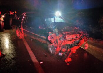 Acidente entre duas caminhonetes deixa feridos em Caldas