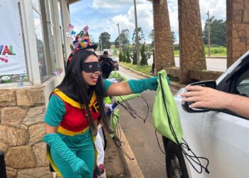 Blitz receptiva no Carnaval dá boas-vindas aos visitantes em Poços de Caldas