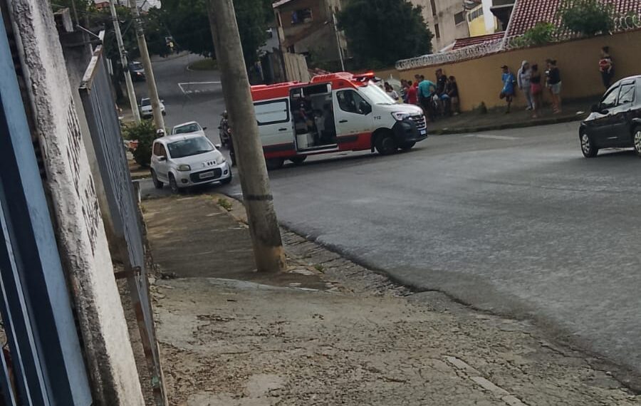VÍDEO: motociclista fica gravemente ferido após acidente em Poços de Caldas