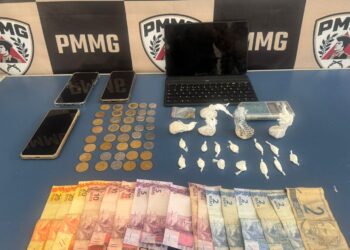 Mulher é presa por tráfico de drogas na região