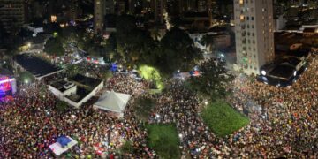 Carnaval 2026 de Poços recebeu cerca de 70 mil foliões por dia e movimentou R$ 162 milhões, apontam dados da Prefeitura