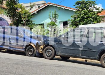 Fuga em alta velocidade termina com quatro carros atingidos e homem preso após perseguição policial em Poços de Caldas